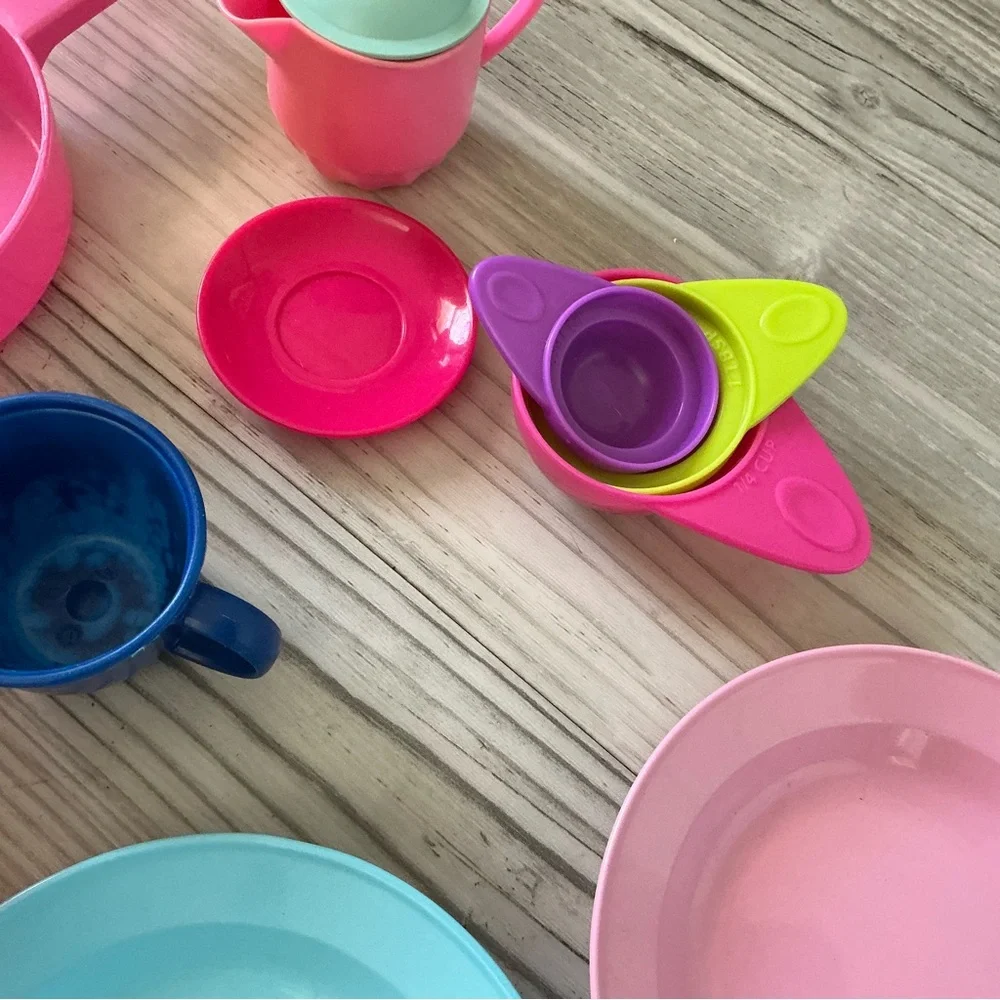 Girls American girl and other brand play kitchen plastic toys